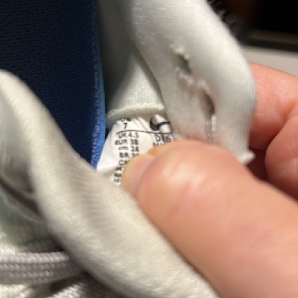 Nike Infinity Rn Size 7 - image 5